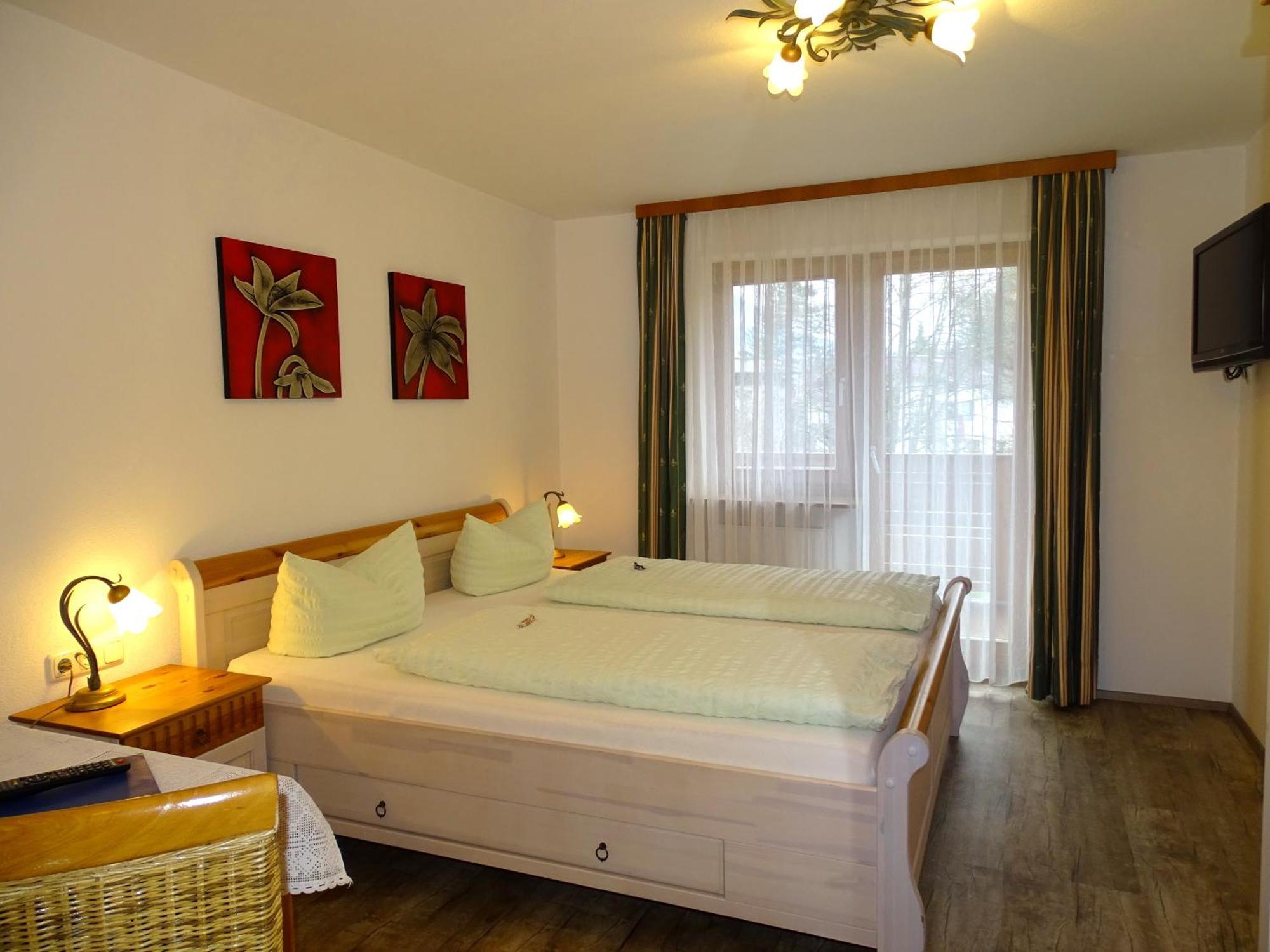 Pension Noella Sankt Johann in Tirol Pokoj fotografie